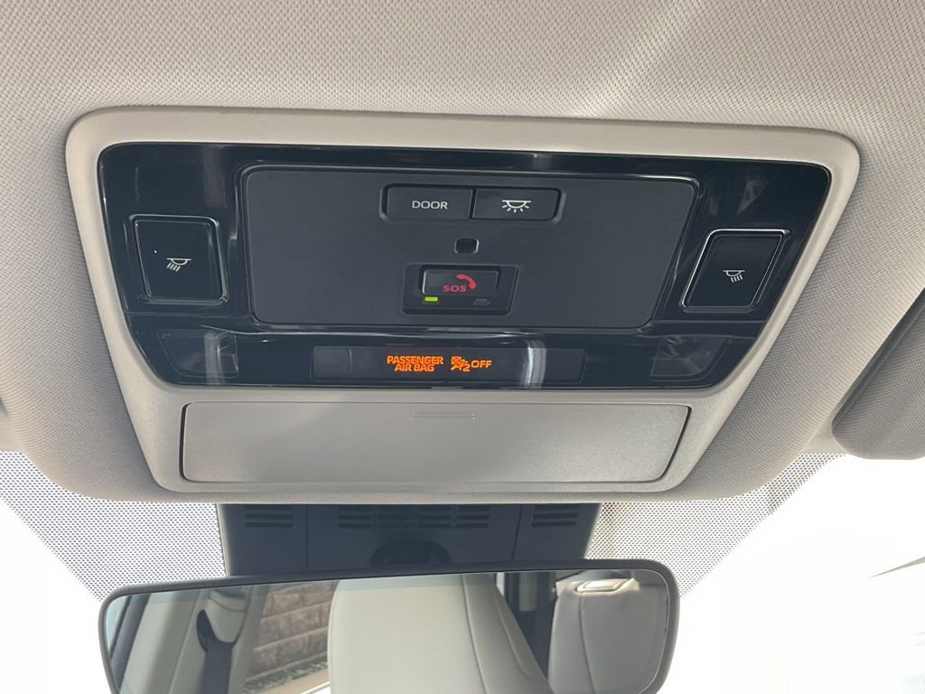 Used 2025 Toyota Grand Highlander AWD image 16