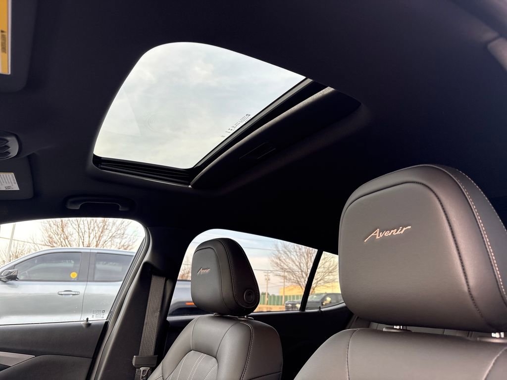 Certified 2025 Buick Envista Avenir image 18