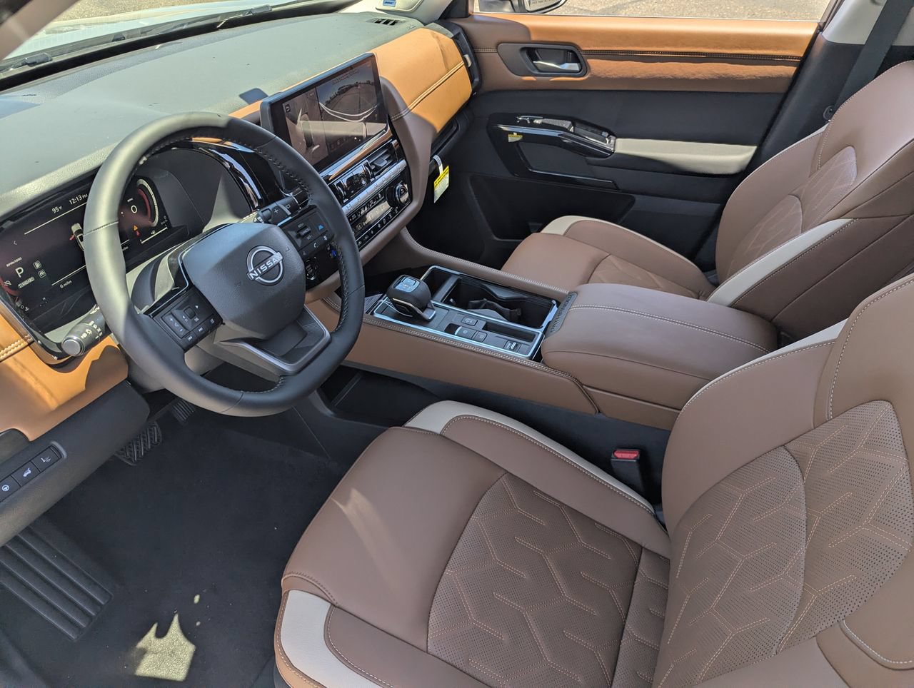 New 2026 Nissan Pathfinder Platinum FWD image 11