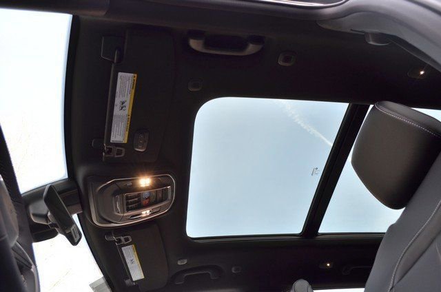 New 2025 Jeep Grand Cherokee Limited w/ Black Appearance Package image 31