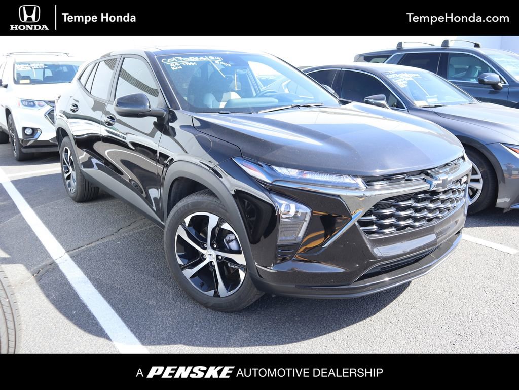 Used 2025 Chevrolet Trax RS w/ Sunroof Package FWD video 1