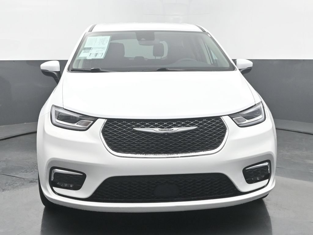 Used 2023 Chrysler Pacifica Touring-L AWD/4WD image 9