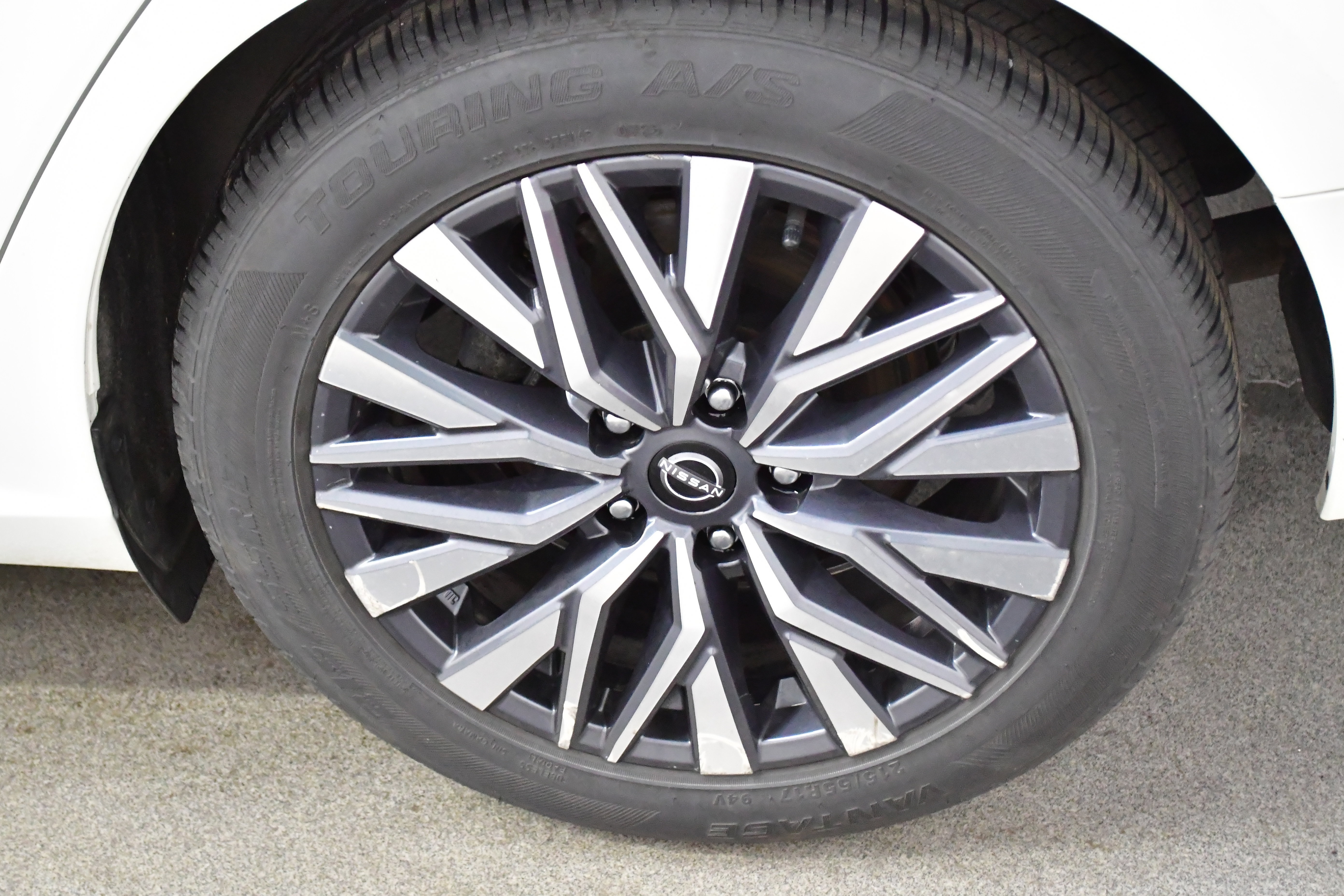 Used 2025 Nissan Altima 2.5 SV FWD image 33