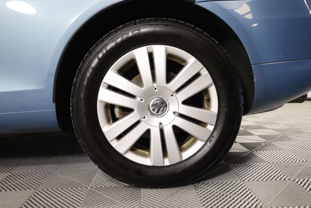 Used 2008 Volkswagen Eos 2.0T FWD image 9