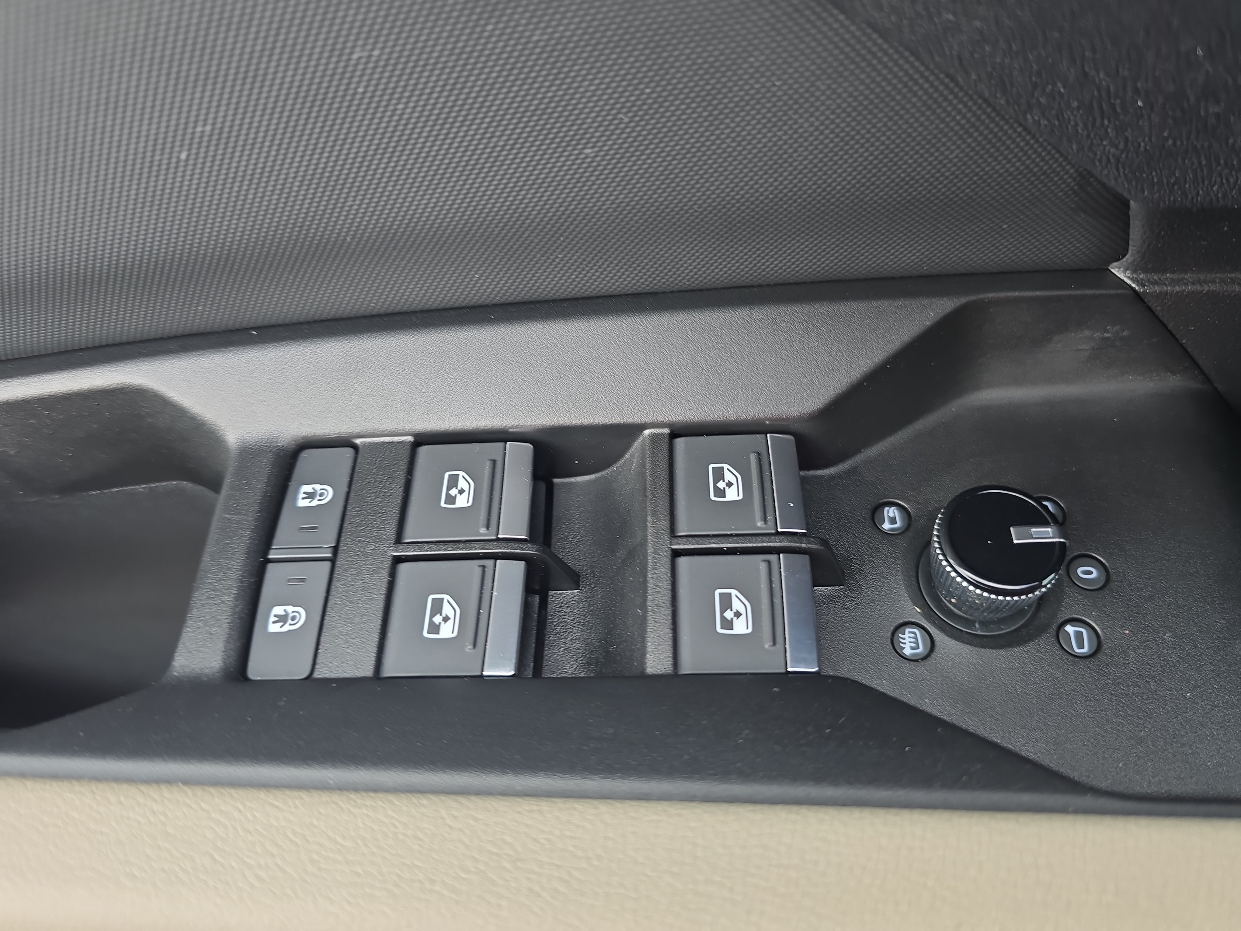 Used 2022 Audi Q4 e-tron Premium Plus AWD/4WD image 28