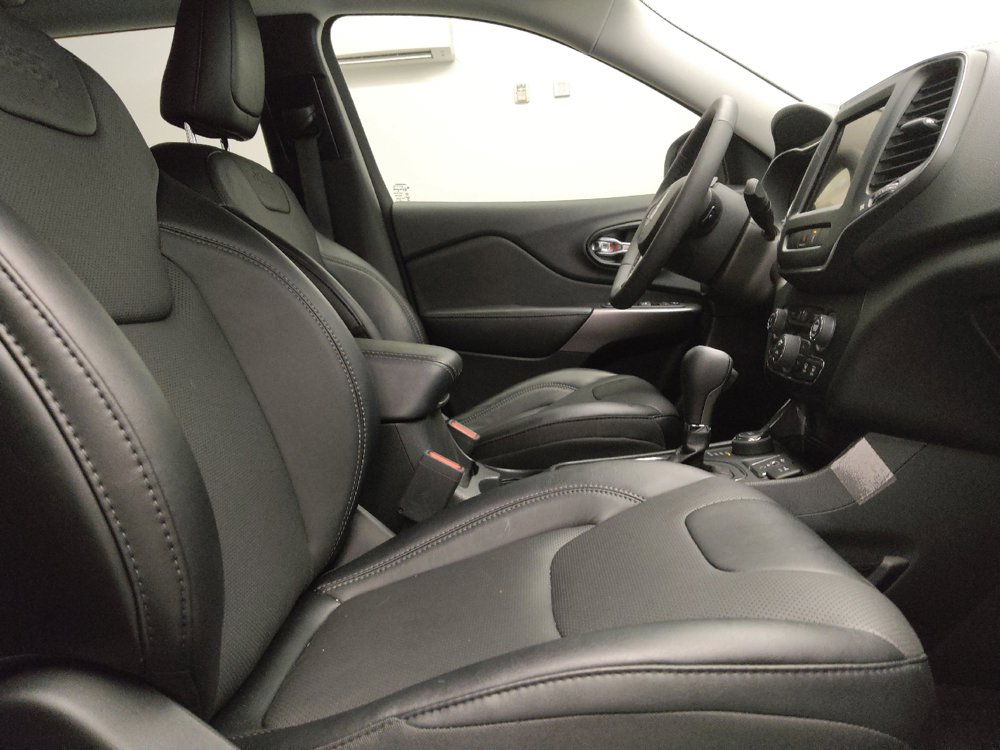 Used 2022 Jeep Cherokee Latitude Lux w/ Sun & Sound Group image 21