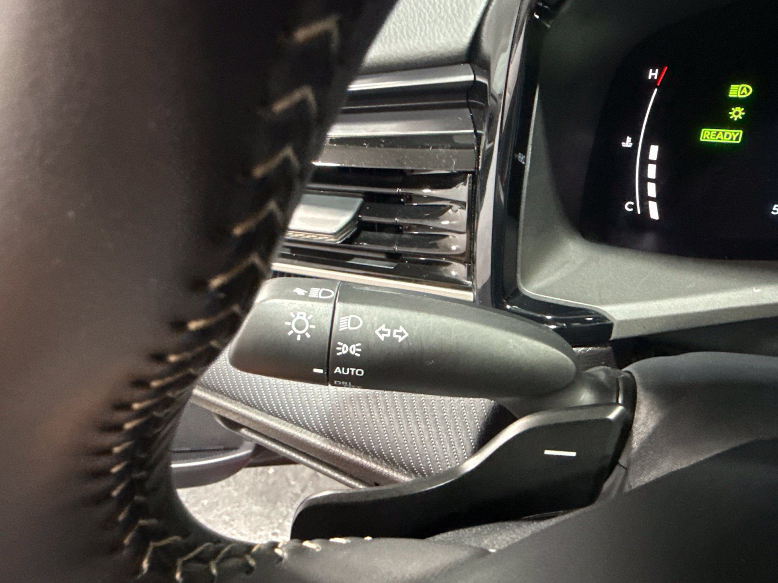 Used 2025 Toyota Camry SE FWD image 38