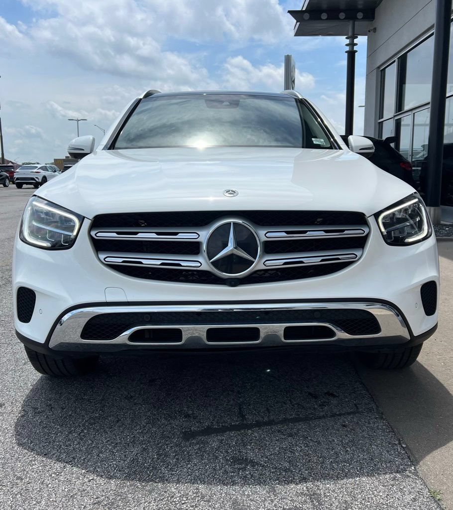 Used 2022 Mercedes-Benz GLC 300 4MATIC image 3