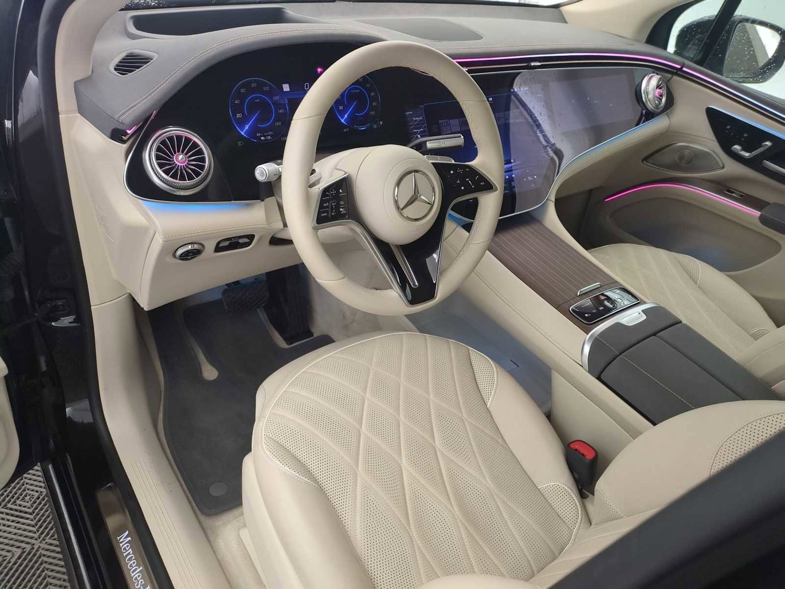 Used 2023 Mercedes-Benz EQS 580 4MATIC SUV image 3