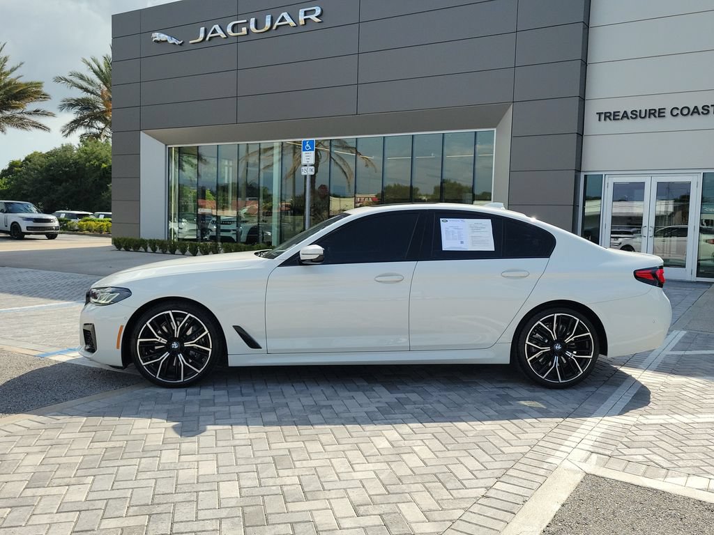 Used 2022 BMW 540i w/ M Sport Package RWD image 2
