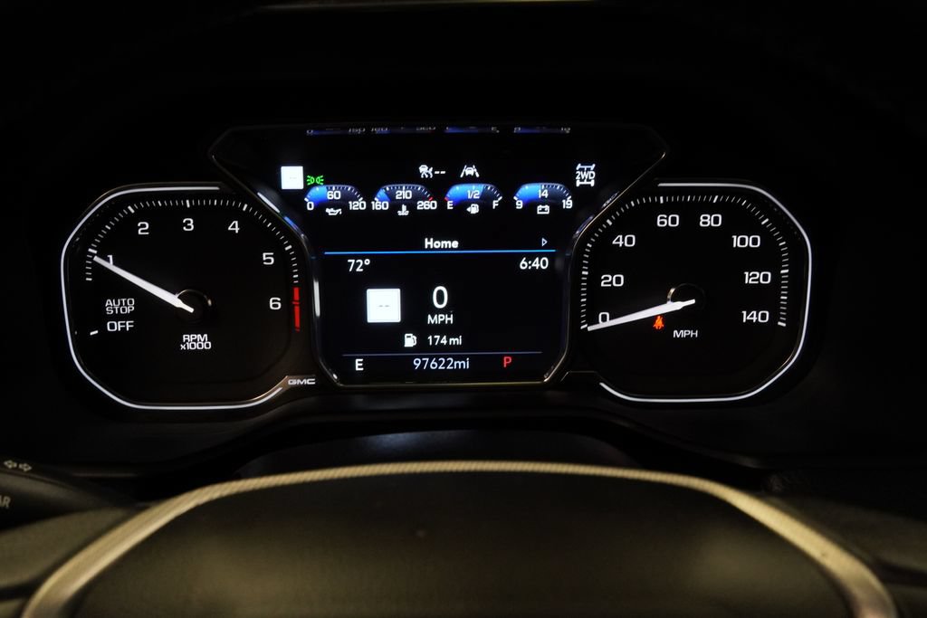 Used 2021 GMC Yukon XL Denali w/ Denali Premium Package AWD/4WD image 18