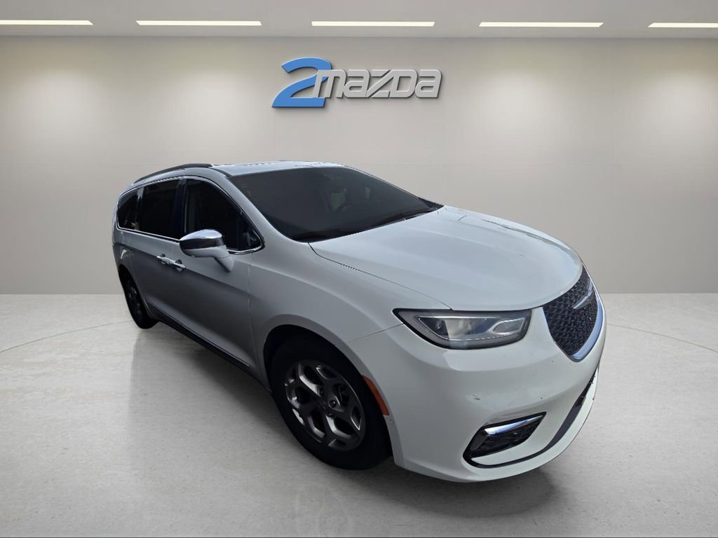 Used 2022 Chrysler Pacifica Limited image 6