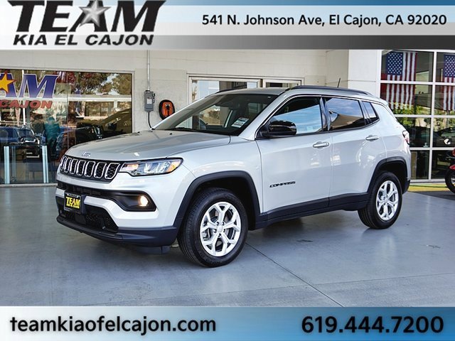 Used 2024 Jeep Compass Latitude image 5
