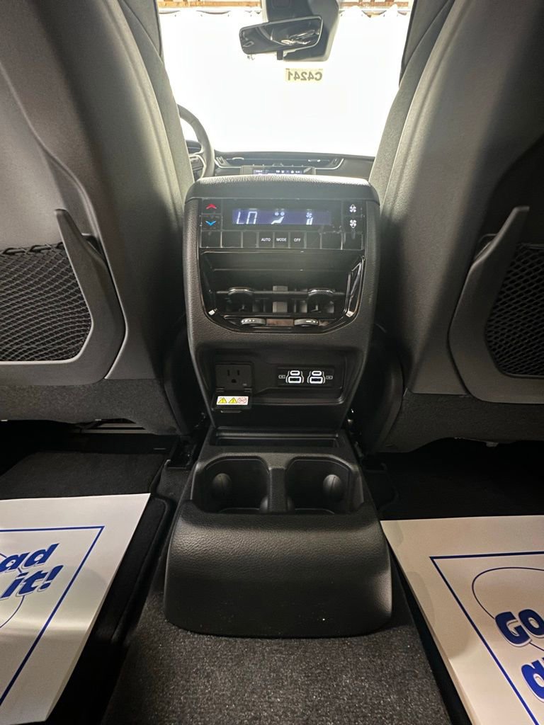New 2025 Jeep Grand Cherokee L Laredo image 14