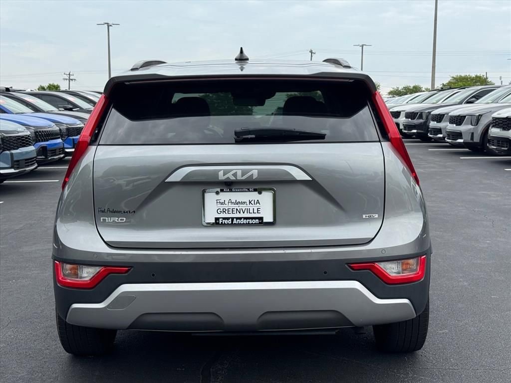 Used 2023 Kia Niro EX FWD image 4