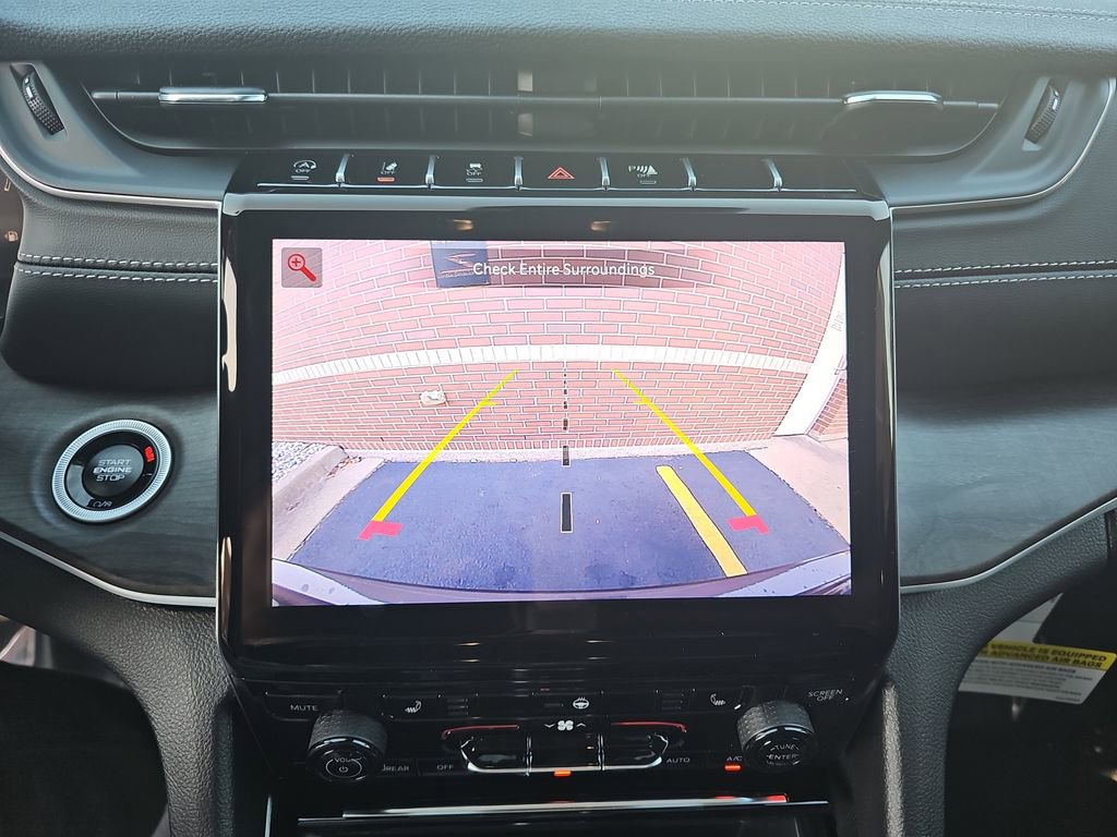 New 2025 Jeep Grand Cherokee Limited w/ Trailer Tow Package image 22