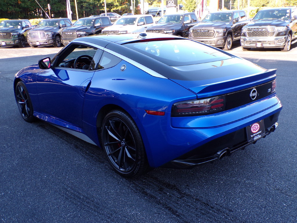 Used 2024 Nissan Z Performance w/ Floor Mat Package RWD image 7
