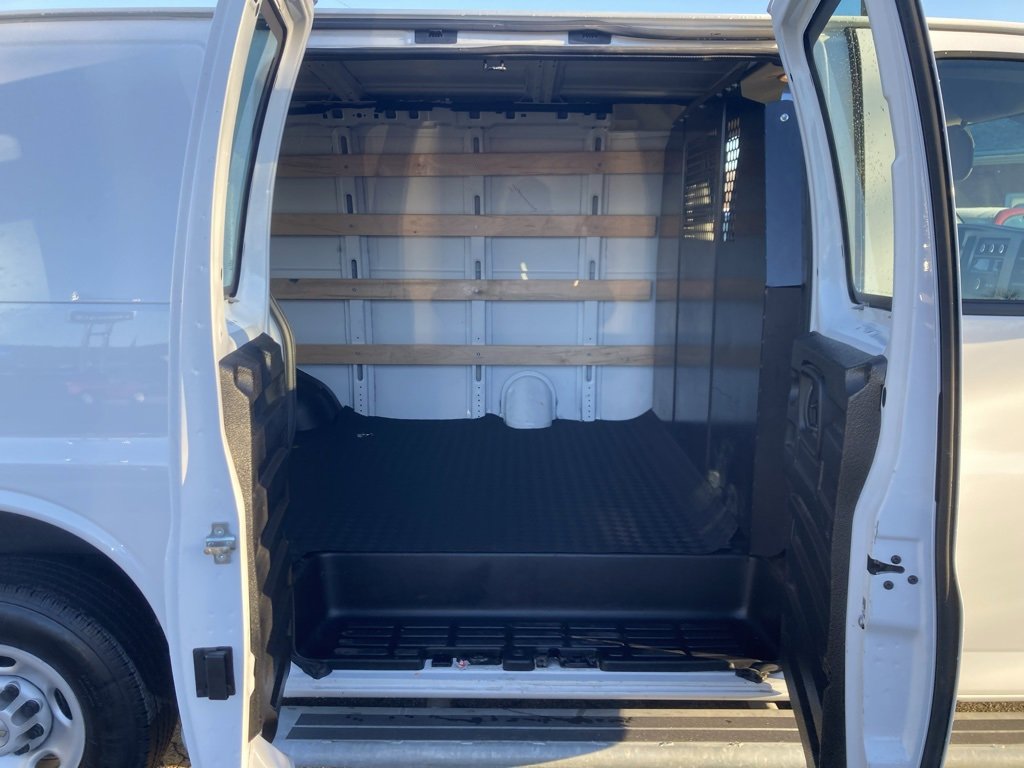 Used 2024 Chevrolet Express 2500 w/ Driver Convenience Package image 18
