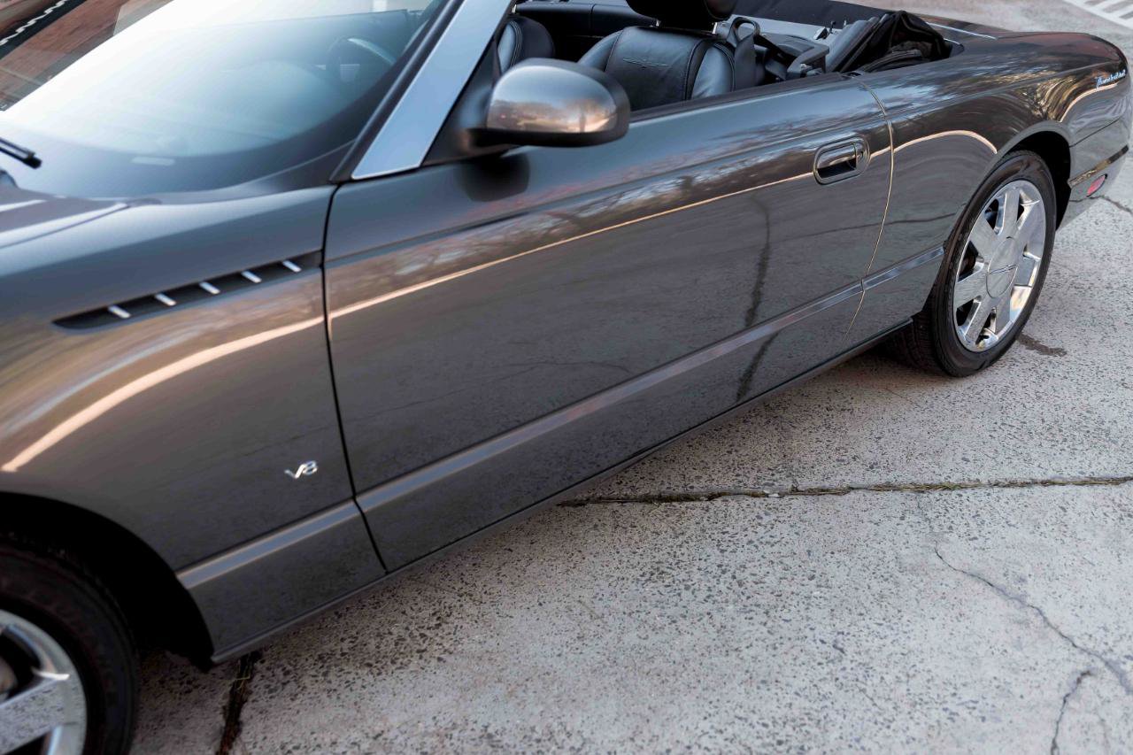 Used 2003 Ford Thunderbird Deluxe image 42