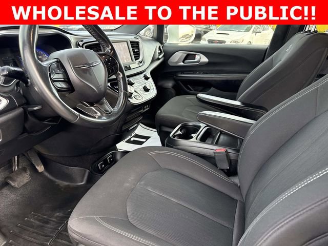 Used 2018 Chrysler Pacifica Touring Plus w/ S Appearance Package image 12