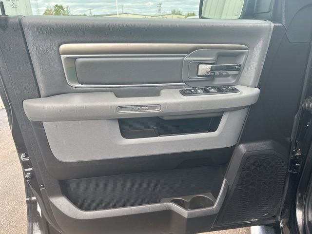 Used 2017 RAM 1500 Classic SLT w/ SLT Plus D￩cor Group AWD/4WD image 11
