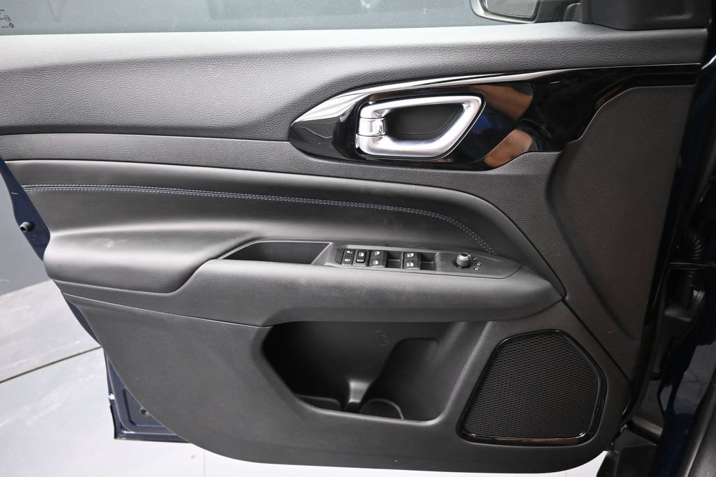 New 2026 Jeep Compass Latitude AWD/4WD image 16