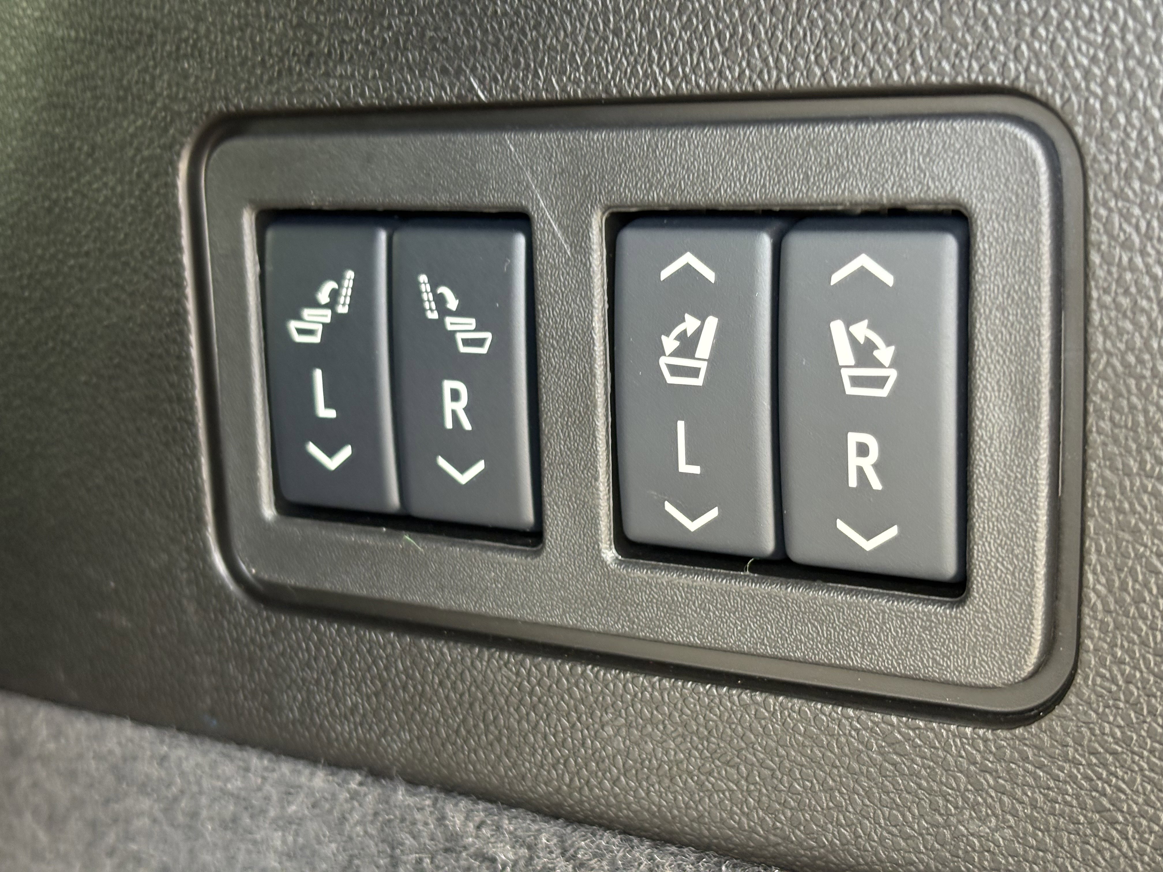 Certified 2025 Cadillac XT6 Premium Luxury image 10