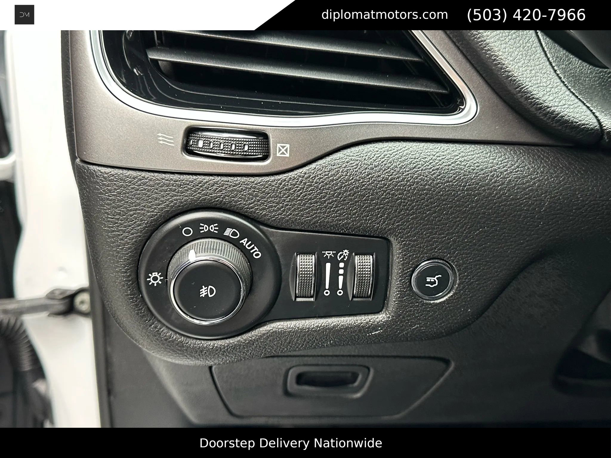 Used 2019 Jeep Cherokee Limited image 36