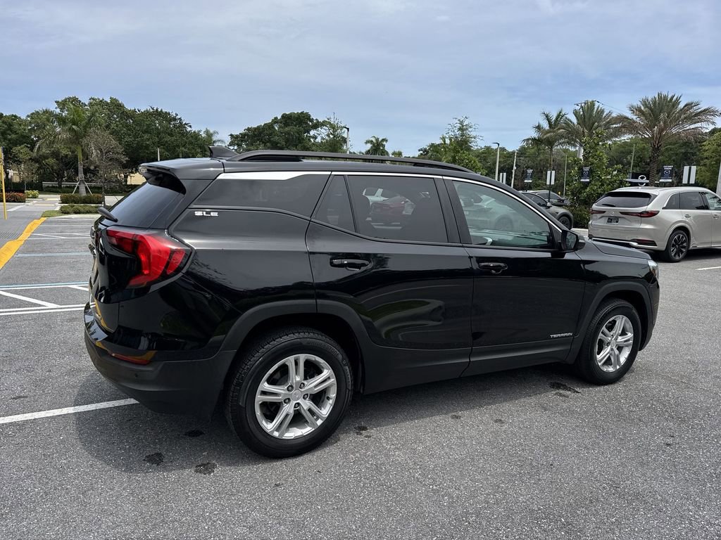 Used 2021 GMC Terrain SLE w/ Driver Convenience Package AWD/4WD image 4