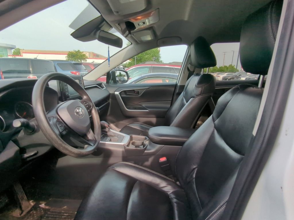 Used 2021 Toyota RAV4 LE AWD/4WD image 6