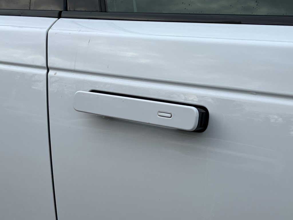 Used 2018 Land Rover Range Rover Velar S image 10