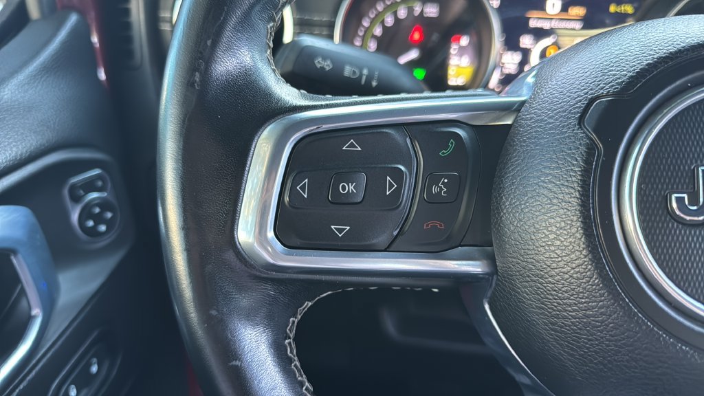 Used 2021 Jeep Wrangler Unlimited Sahara AWD/4WD image 18