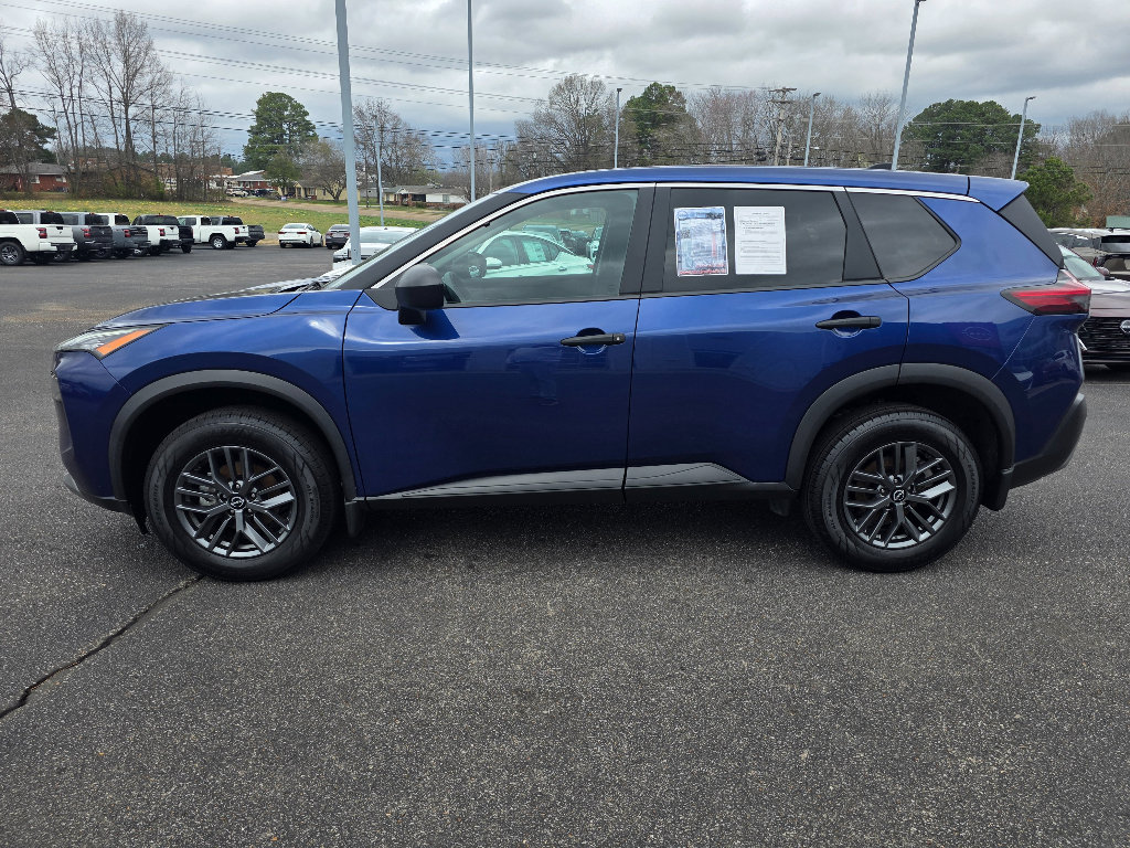 Used 2023 Nissan Rogue S image 6