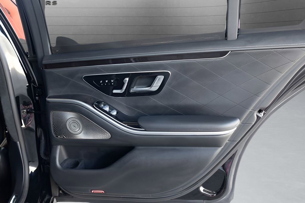 Used 2022 Mercedes-Benz S 580 4MATIC Sedan w/ AMG Line Package image 67