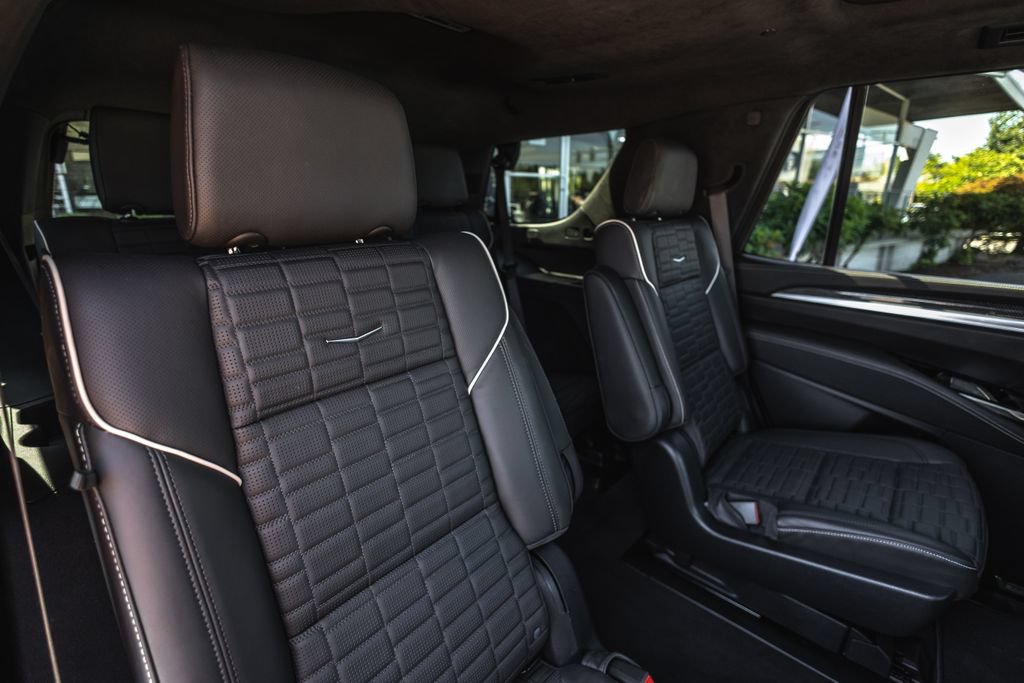 Used 2025 Cadillac Escalade V AWD/4WD image 32
