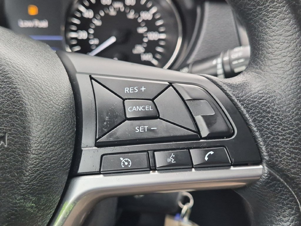 Used 2018 Nissan Rogue S AWD/4WD image 15