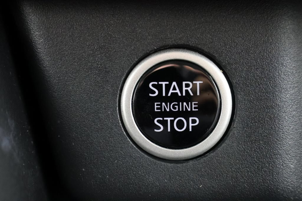 Used 2022 Nissan Rogue SV AWD/4WD image 16