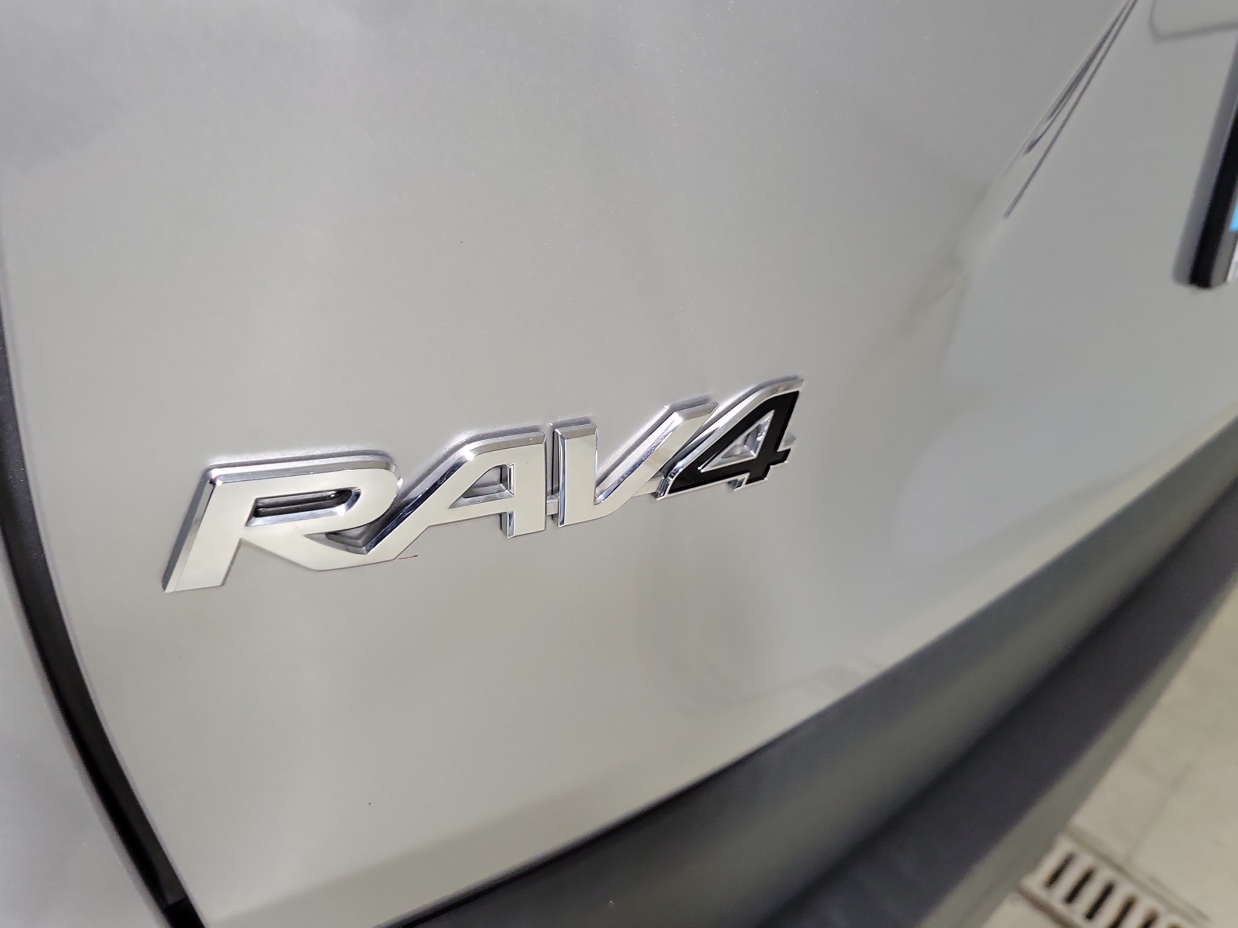 Used 2023 Toyota RAV4 XLE w/ XLE Grade Weather Package AWD/4WD image 7