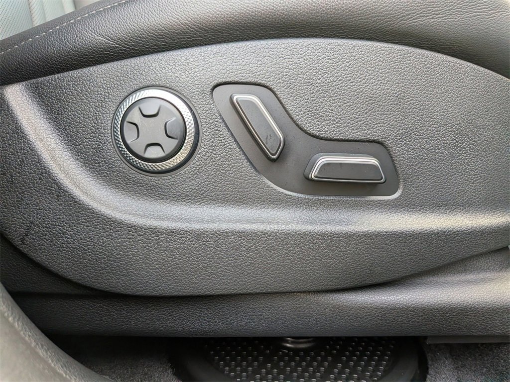 Used 2025 Genesis GV80 2.5T image 19