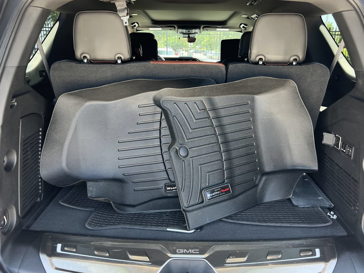 Used 2023 GMC Yukon Denali Ultimate AWD/4WD image 25