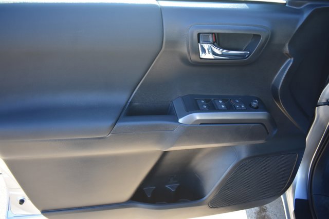 Used 2023 Toyota Tacoma TRD Off-Road image 13