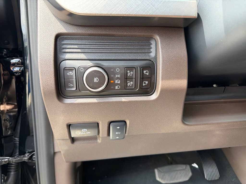 New 2026 Ford F350 King Ranch w/ Chrome Package AWD/4WD image 35