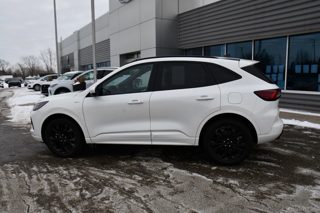 Used 2023 Ford Escape ST-Line Elite image 3