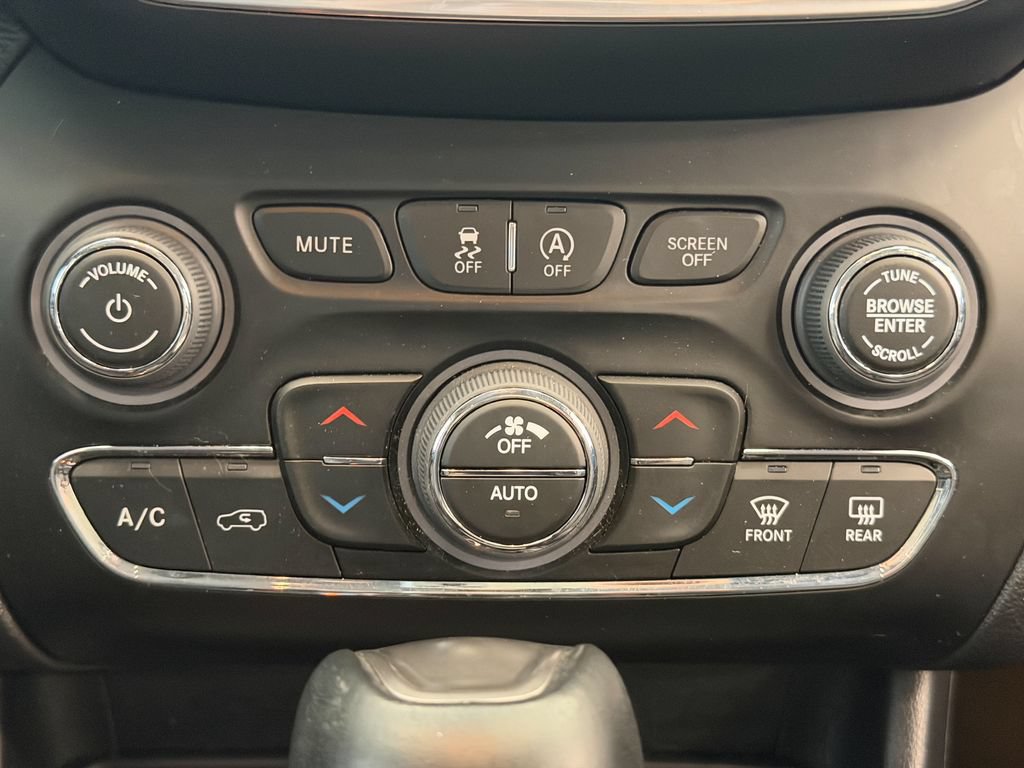 Used 2022 Jeep Cherokee Latitude Lux AWD/4WD image 20