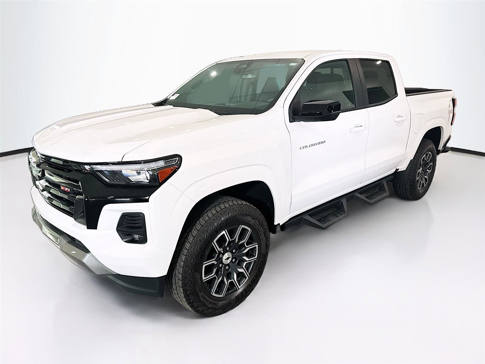 Used 2023 Chevrolet Colorado Z71 w/ Z71 Convenience Package 2 image 1