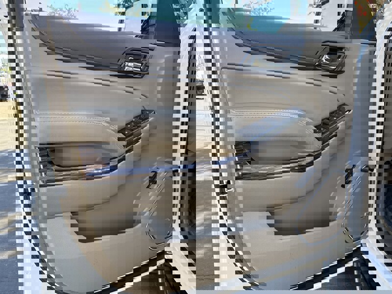 Used 2017 GMC Yukon SLT w/ Open Road Package image 25