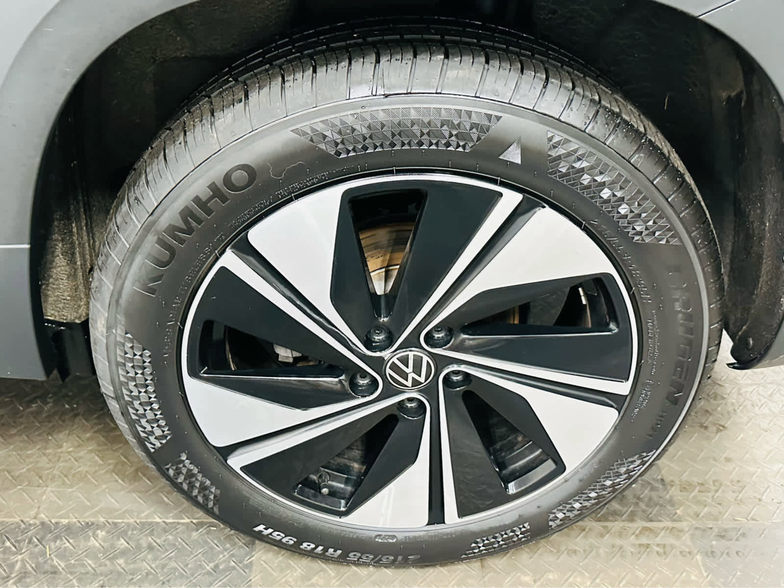 Certified 2025 Volkswagen Taos SE AWD/4WD image 30