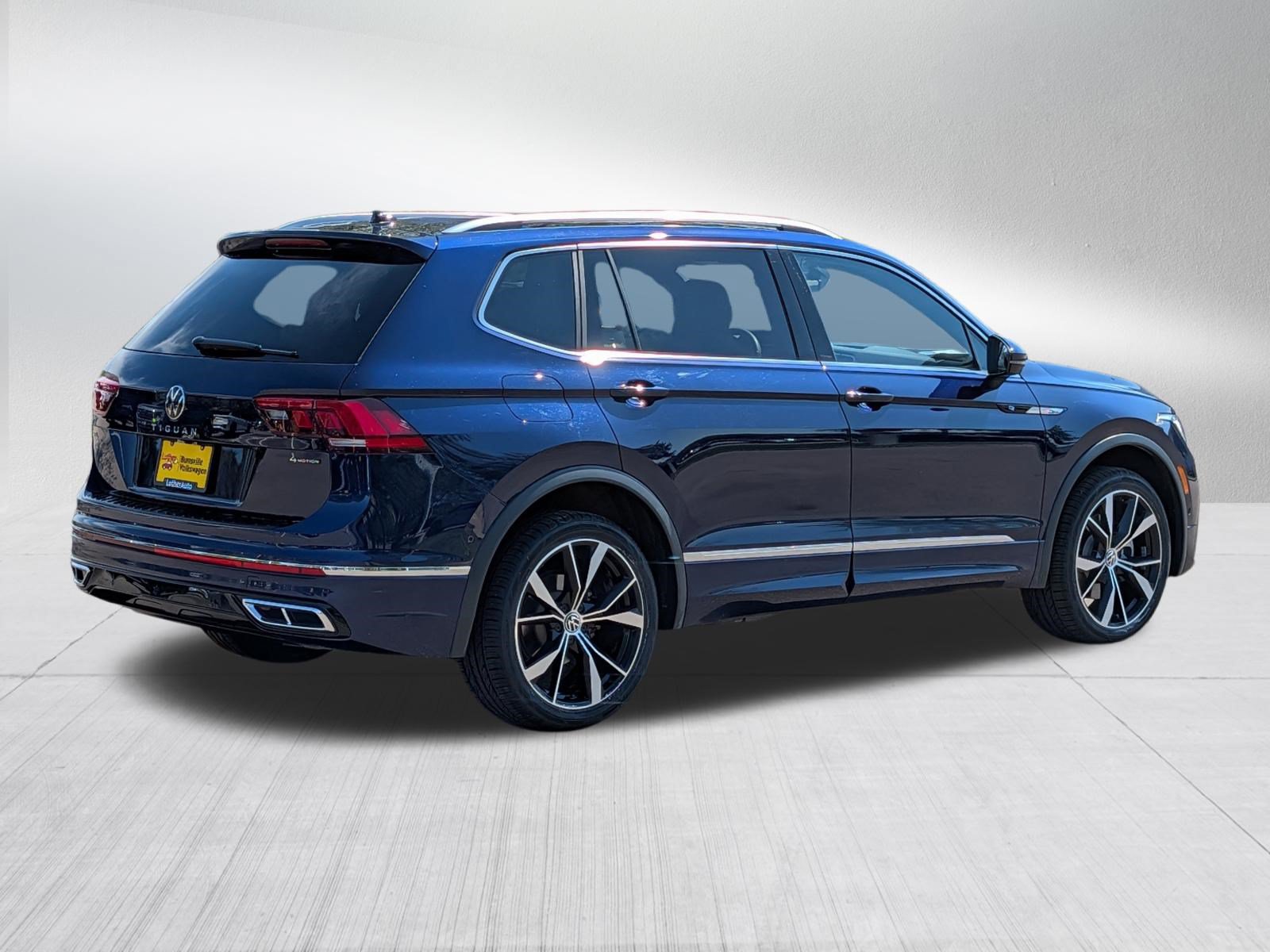 Certified 2023 Volkswagen Tiguan SEL R-Line AWD/4WD image 7