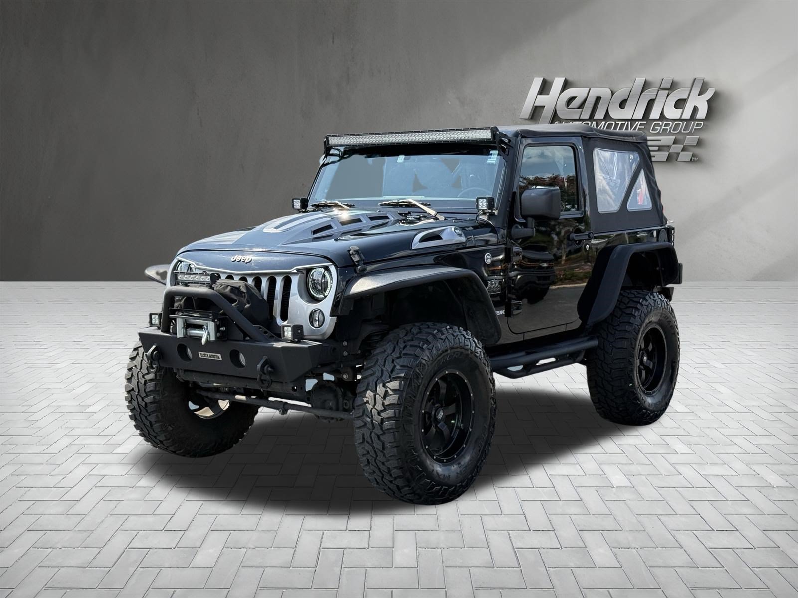 Used 2018 Jeep Wrangler Sport w/ Connectivity Group AWD/4WD image 5