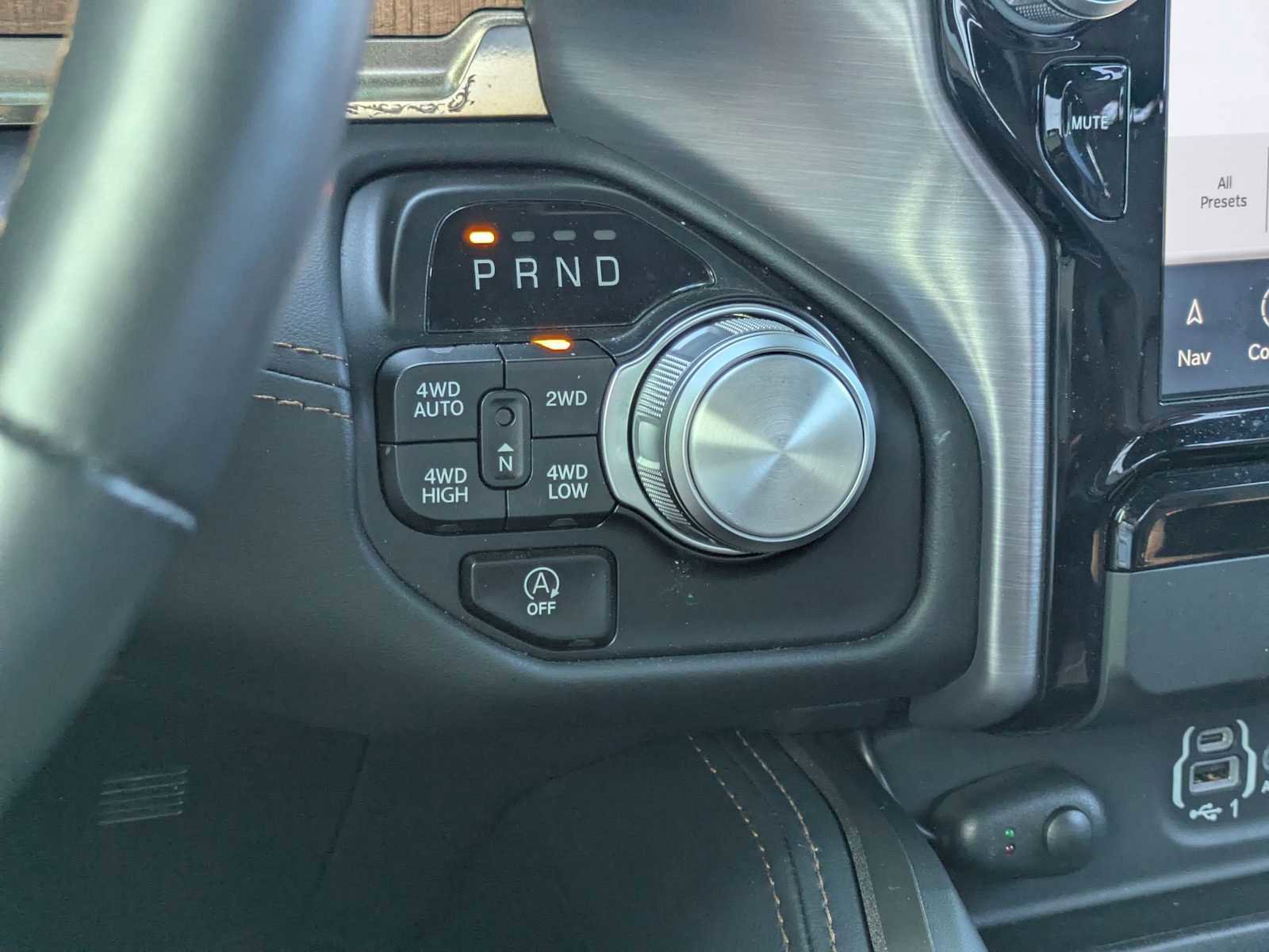 Used 2023 RAM 1500 Limited w/ Body-Colour Bumper Group AWD/4WD image 31